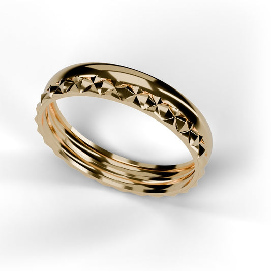 Women's diamond cut ring in Yellow gold, top view